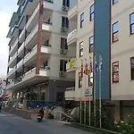 Midi Hotel